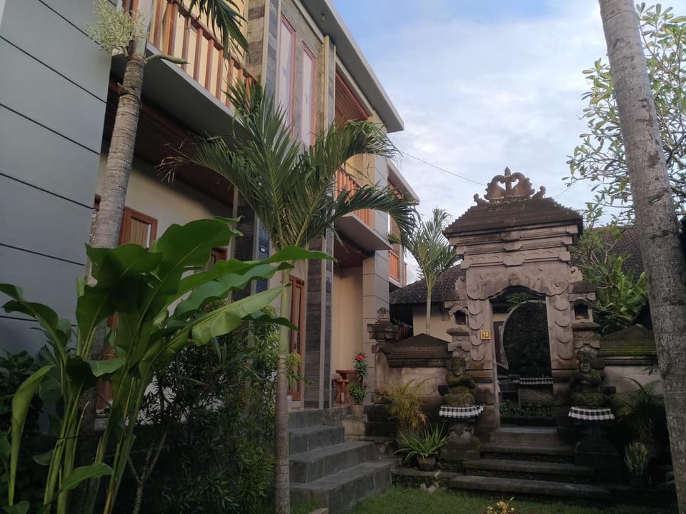 Mekenyem House Ubud Bed and Breakfast in Ubud