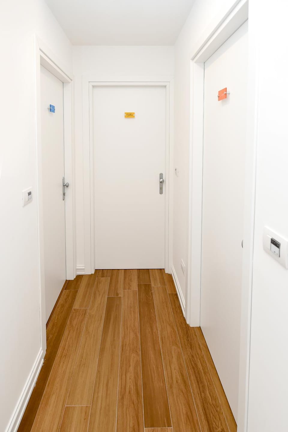 On site, Area and facilities, Seasons
