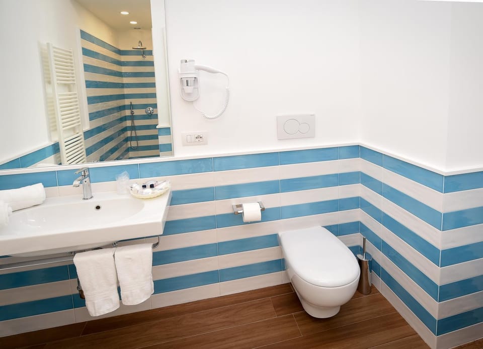 Toilet, Bathroom