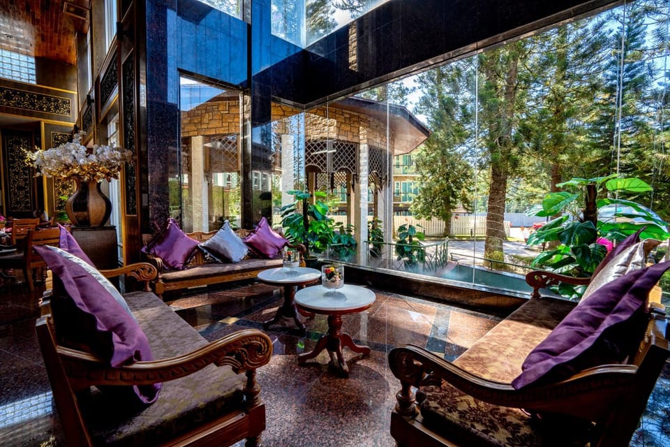 Lounge or bar, Seating area