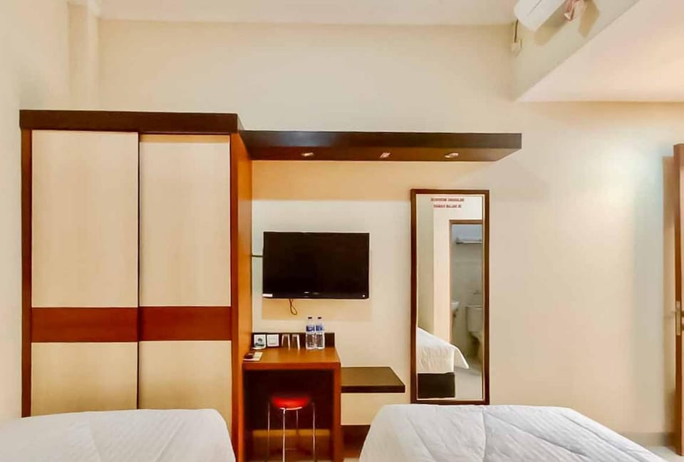 RedDoorz Syariah Plus near Cirebon Super Block Mall 2 Bed and Breakfast in West Java