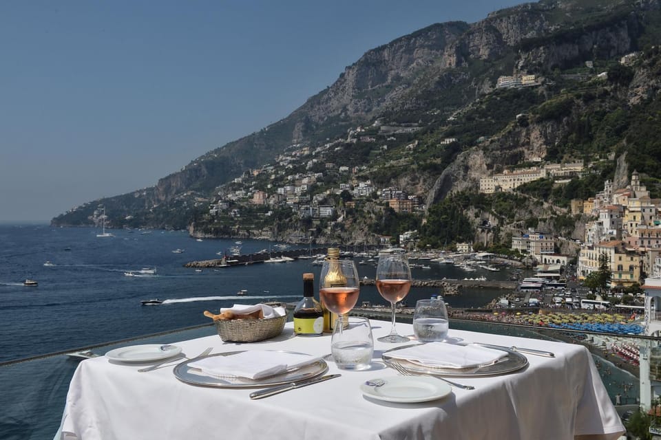 Restaurant/places to eat, Restaurant/places to eat, Balcony/Terrace