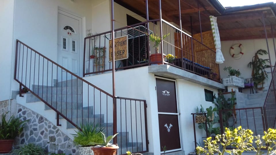 Apartment Biser Apartment in Dobrota