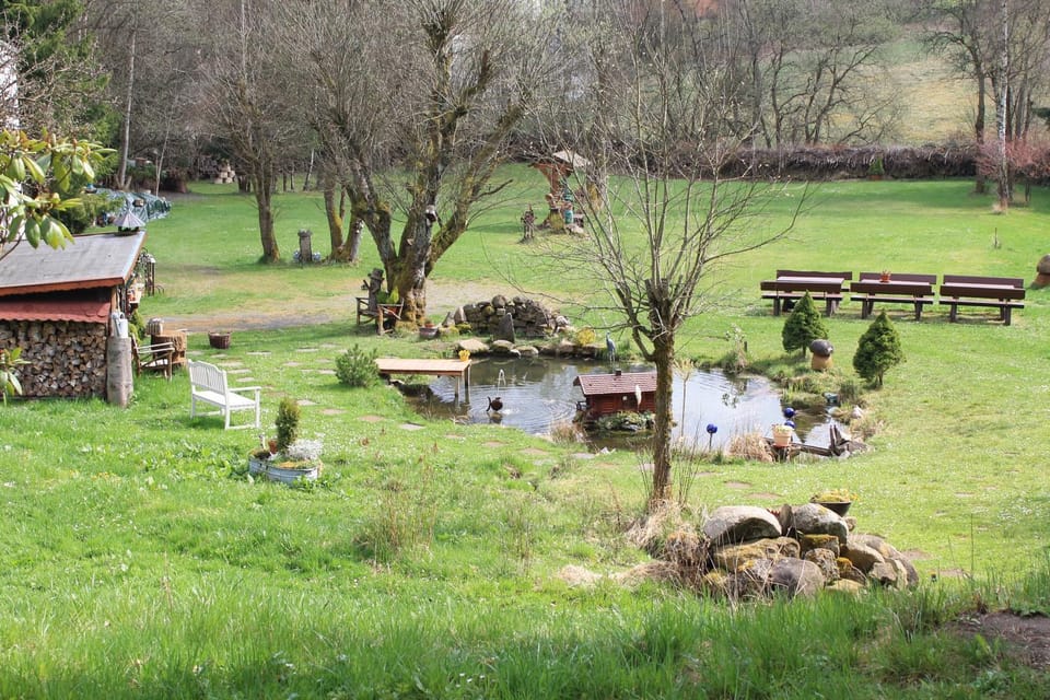 Day, Garden
