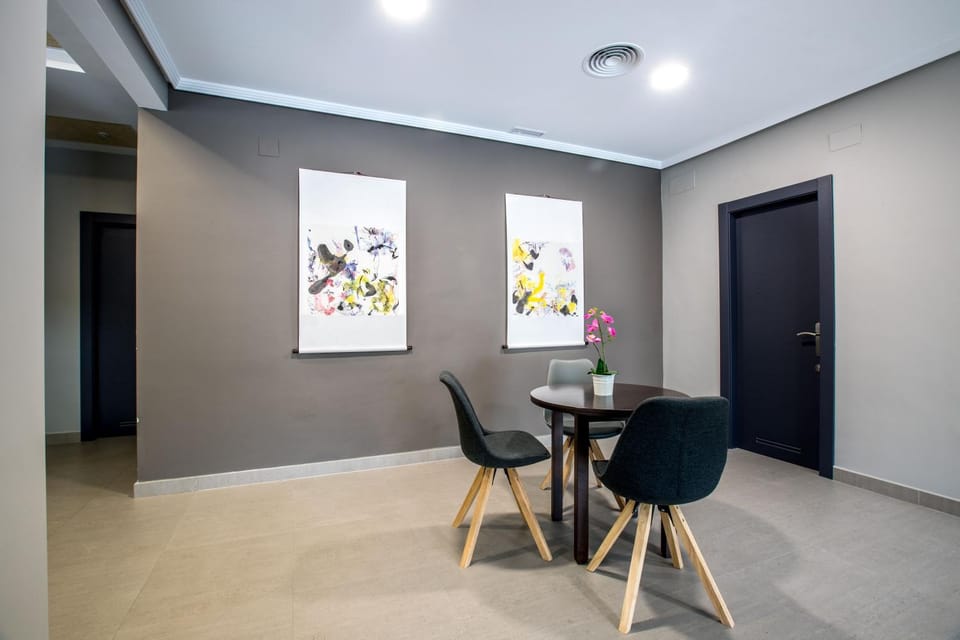 Communal lounge/ TV room