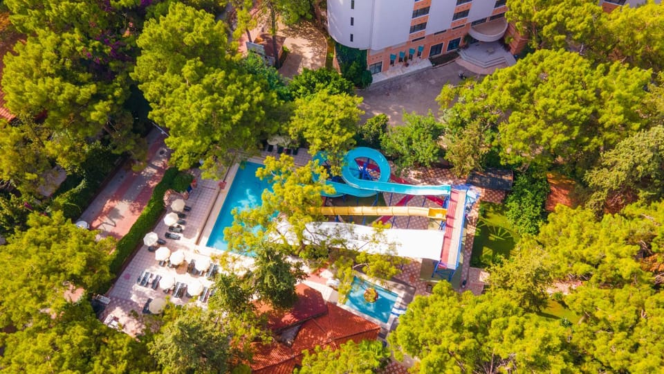 Property building, Bird's eye view, Swimming pool