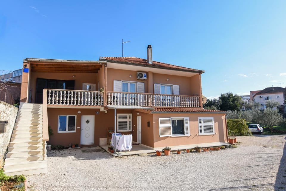 Patio, Facade/entrance, Neighbourhood, Garden, Balcony/Terrace