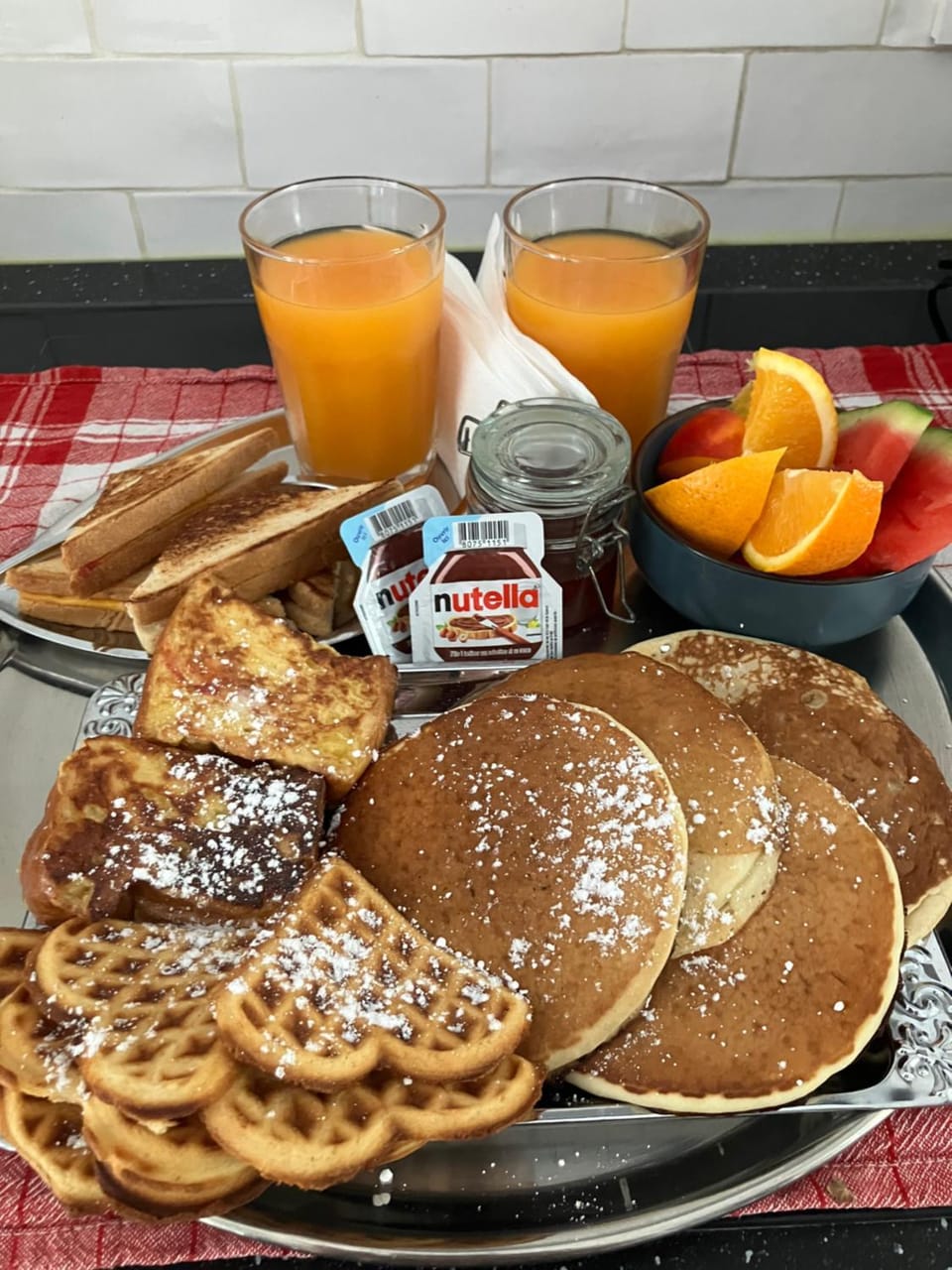 Food and drinks, Continental breakfast