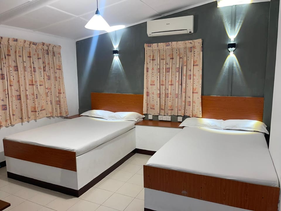 Photo of the whole room, Bedroom, air conditioner