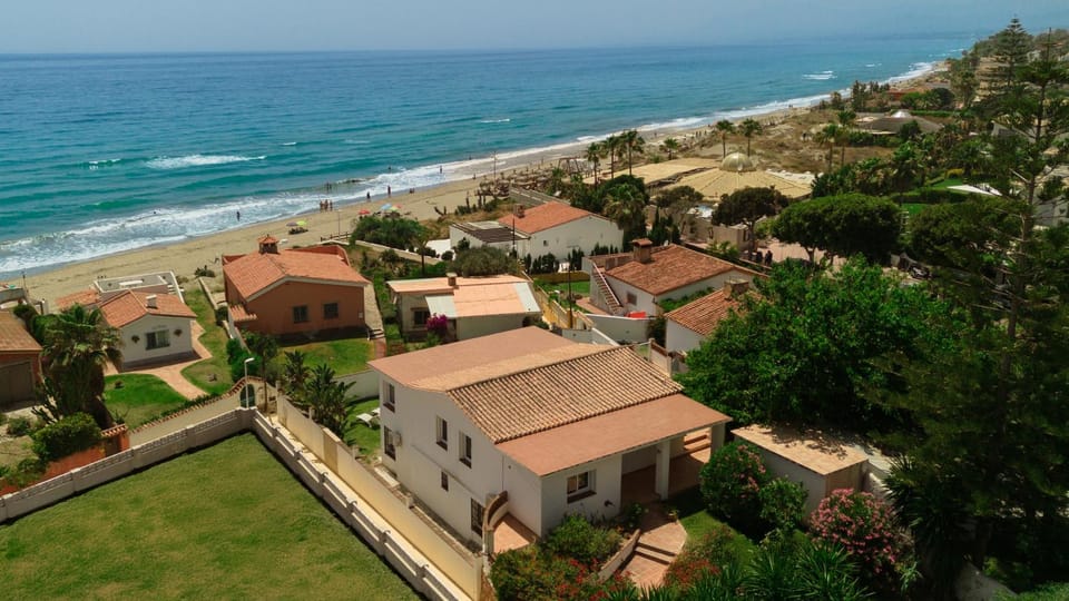 Property building, Day, Natural landscape, Bird's eye view, Beach, Sea view