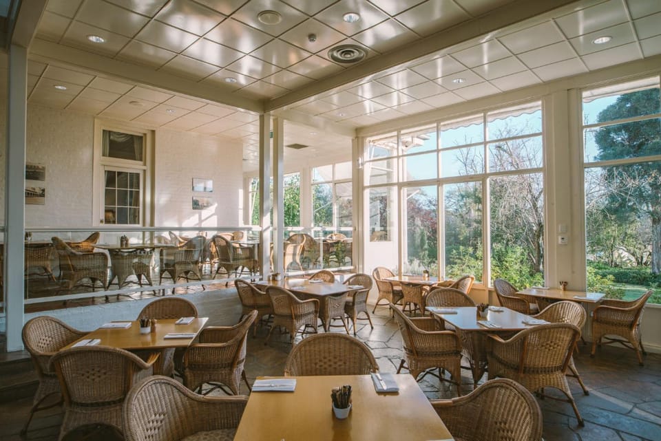 Restaurant/places to eat, Food and drinks, Food, Garden view, Meals, Breakfast, Continental breakfast, Buffet breakfast, Lunch, Drinks, Alcoholic drinks, Non alcoholic drinks