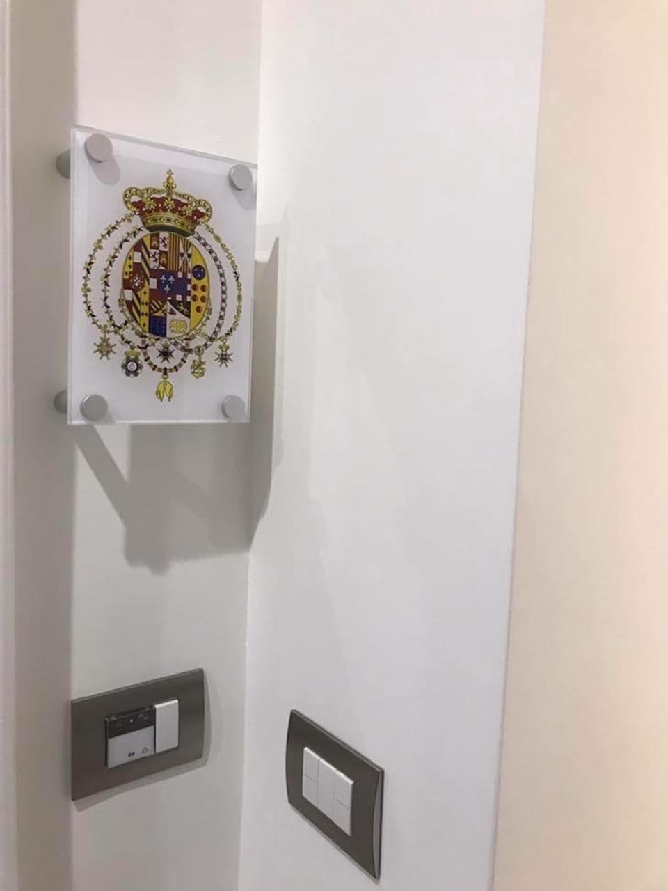 Logo/Certificate/Sign
