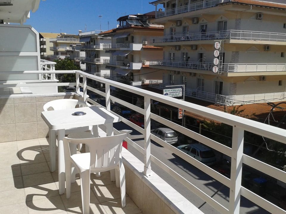 Balcony/Terrace, Street view