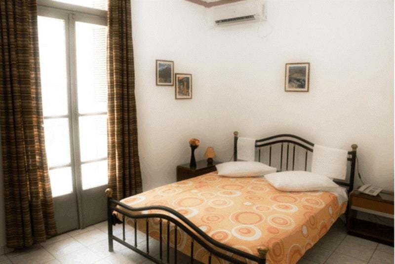 Day, Photo of the whole room