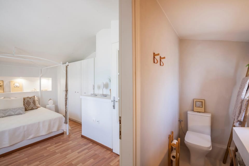 Bathroom, Bedroom
