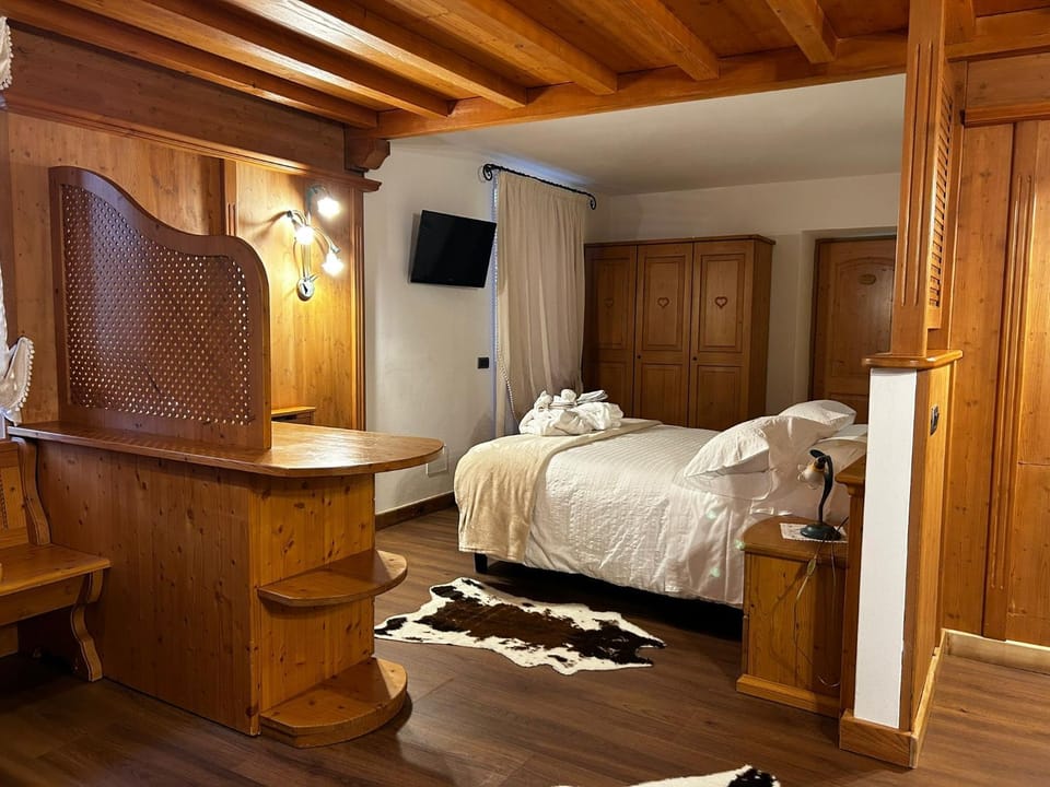 Natural landscape, Balcony/Terrace, Bedroom, Mountain view