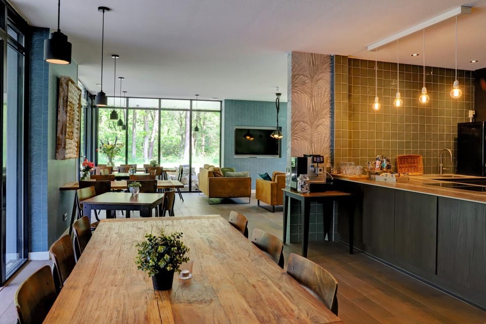 Kitchen or kitchenette, Lounge or bar, Breakfast