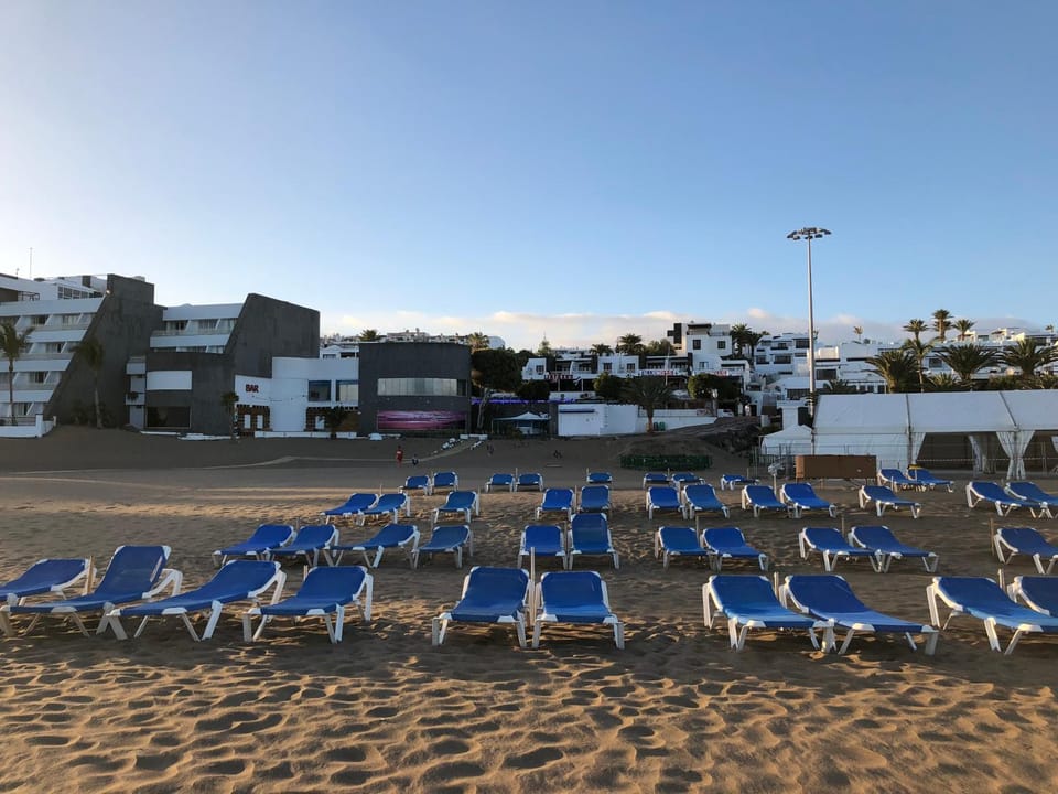 Nearby landmark, Restaurant/places to eat, Beach