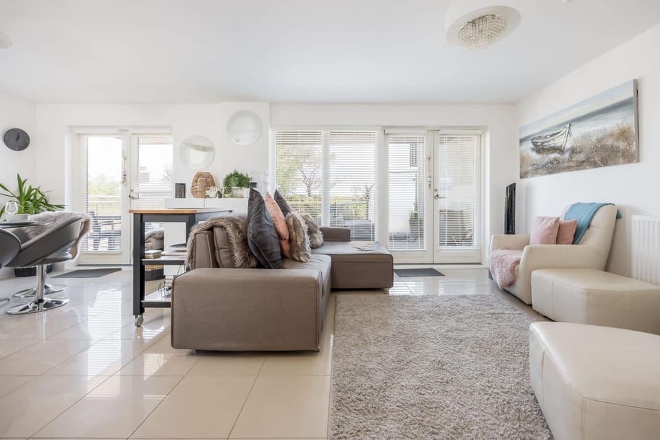 Sea Breeze - Close to Bournemouth Beach and Seafront Apartment in Bournemouth