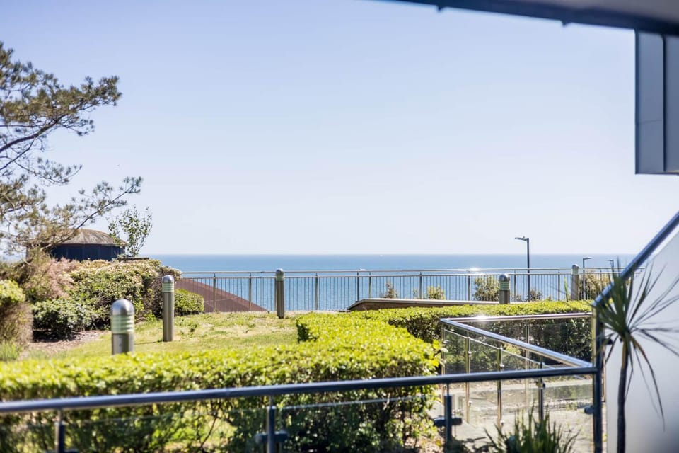 Sea Breeze - Close to Bournemouth Beach and Seafront Apartment in Bournemouth