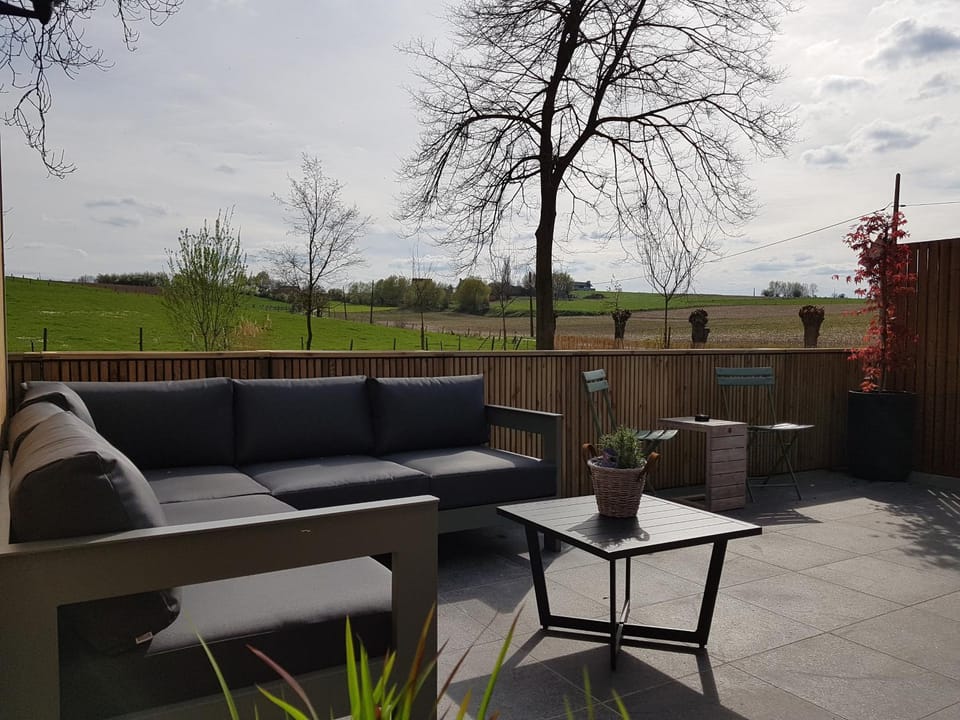 View (from property/room), Balcony/Terrace, Garden view
