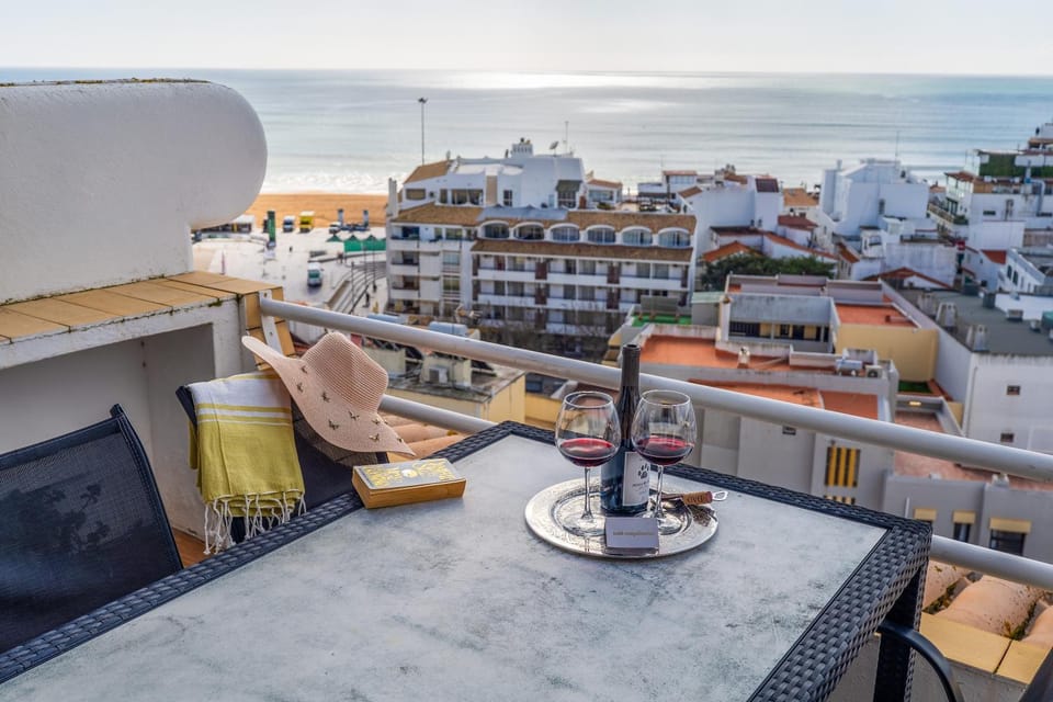 Balcony/Terrace, Decorative detail, City view, Sea view