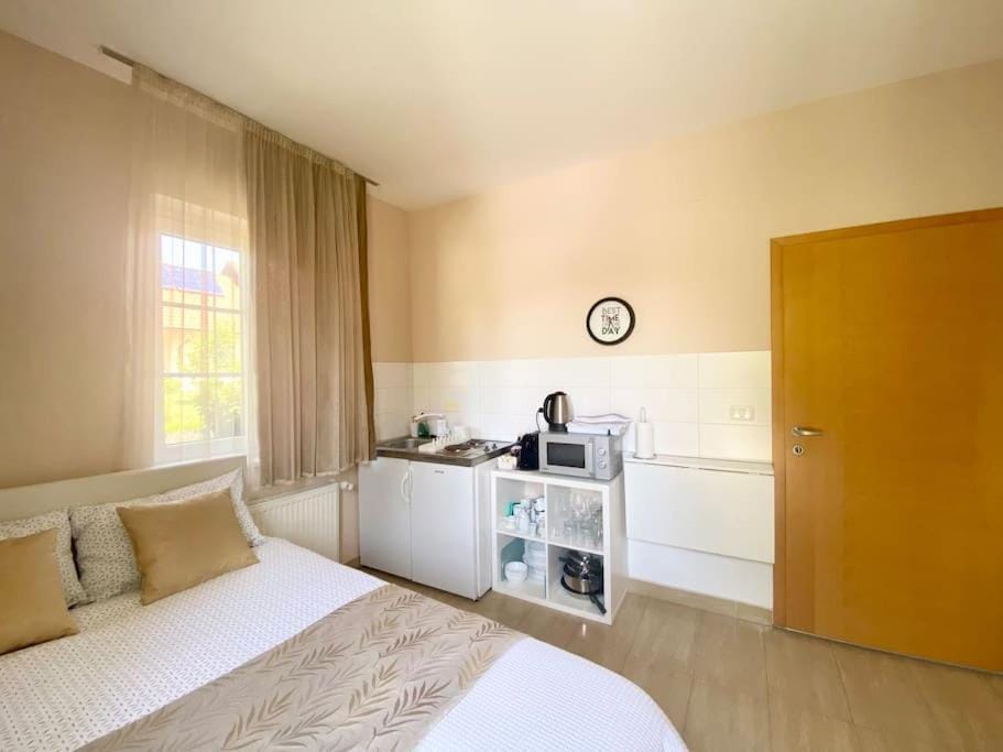 Bed, Coffee/tea facilities, Kitchen or kitchenette, Bedroom
