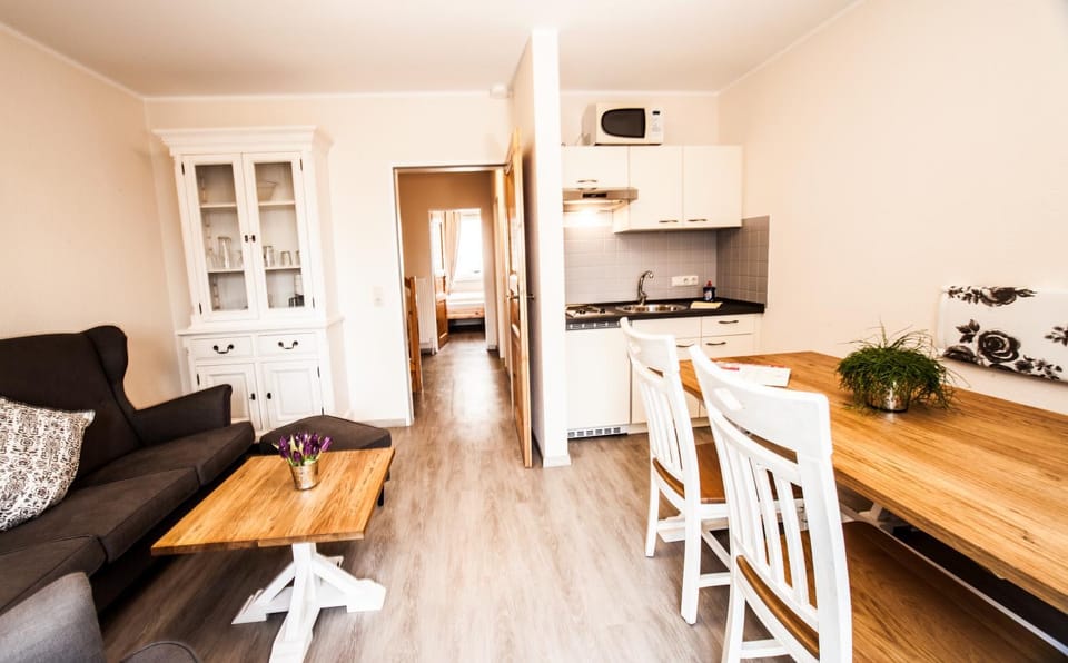 Kitchen or kitchenette, Living room, Seating area