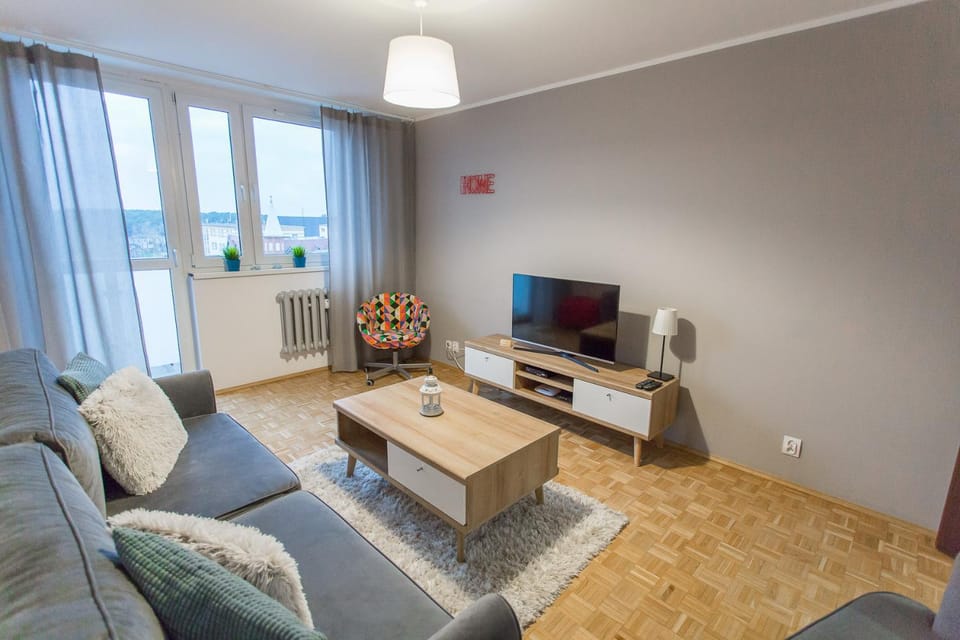 Bed, TV and multimedia, Balcony/Terrace, Living room, Seating area, Bedroom
