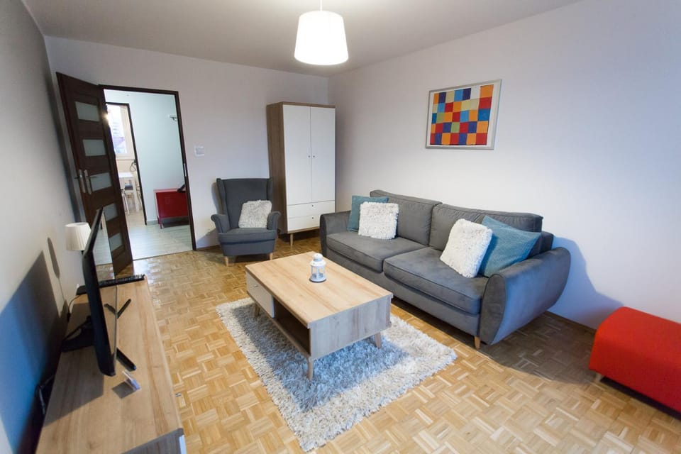 TV and multimedia, Balcony/Terrace, Living room, Seating area, Bedroom