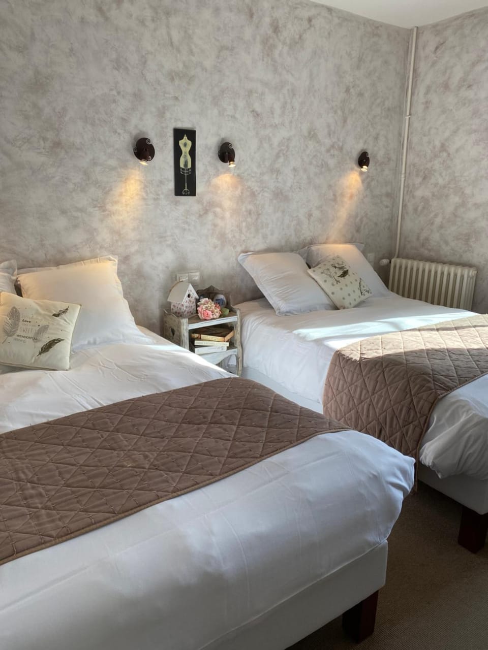 Logis Hôtel Auberge De L'ecole Hotel in Centre-Val de Loire