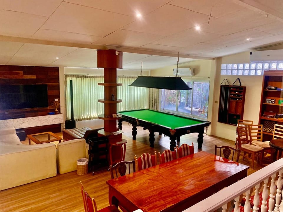 Communal lounge/ TV room, Evening entertainment