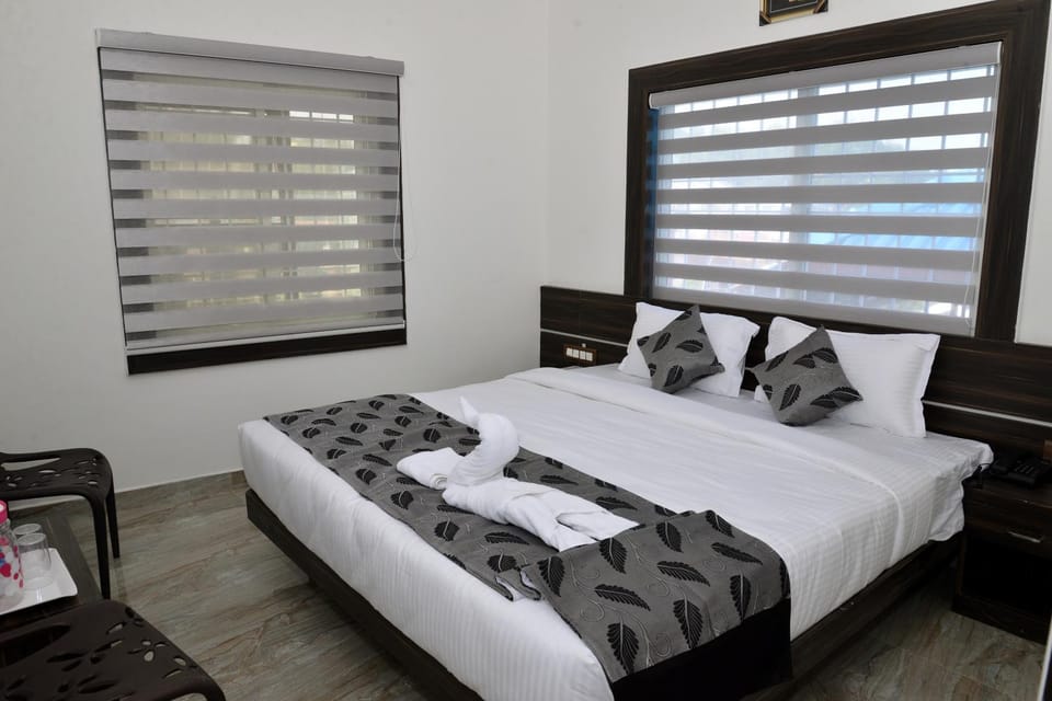 Bedroom, bunk bed