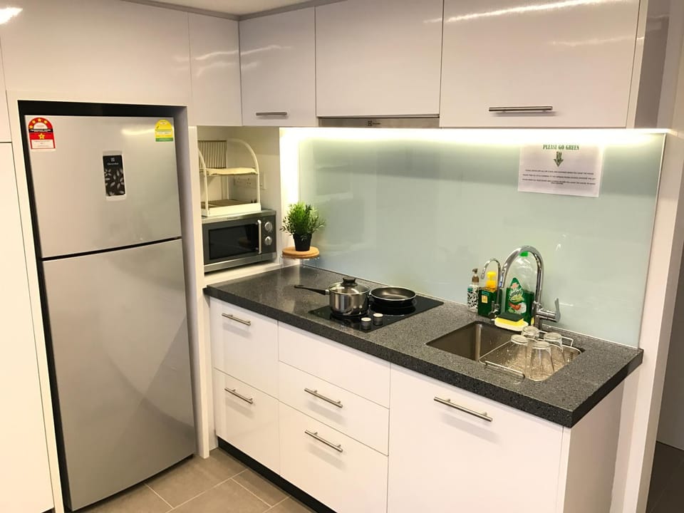 Kitchen or kitchenette, Communal kitchen
