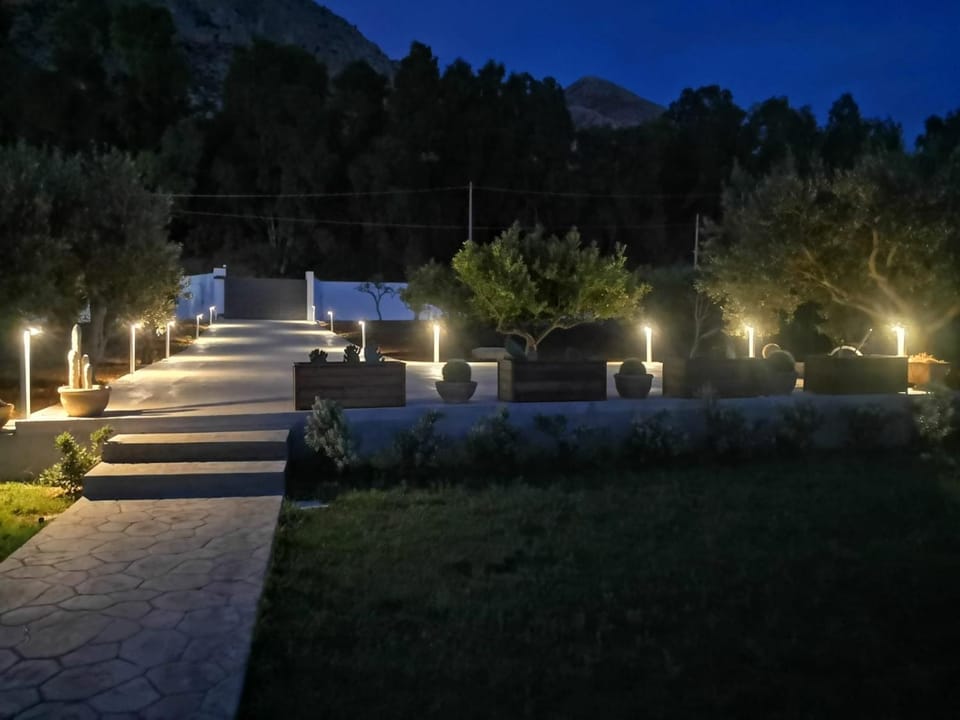 Night, Garden, Mountain view, Parking