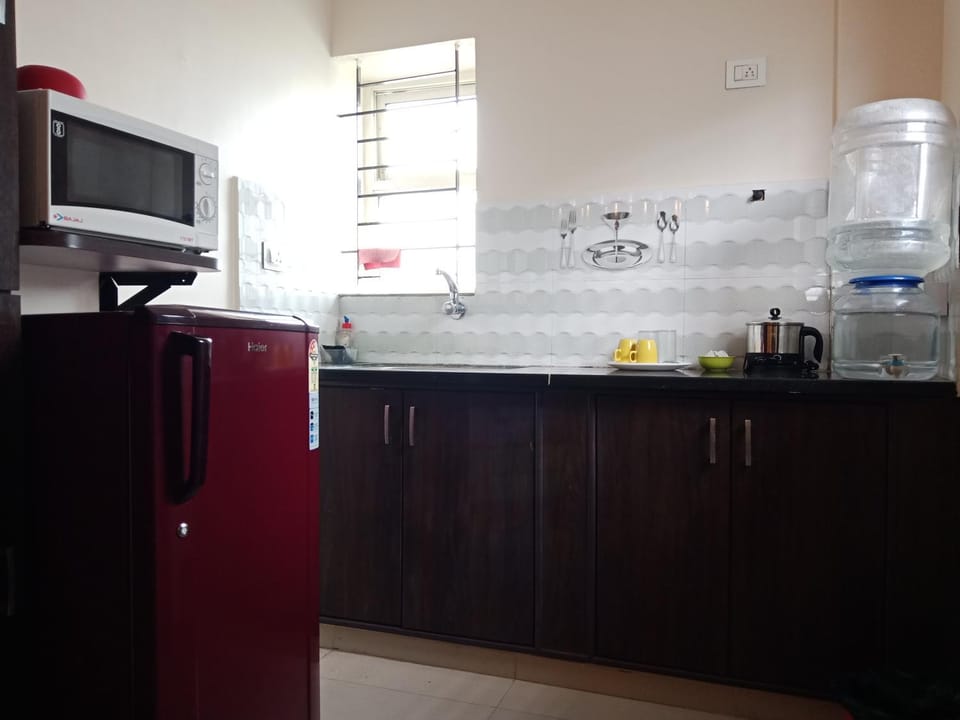 Kitchen or kitchenette, Communal kitchen