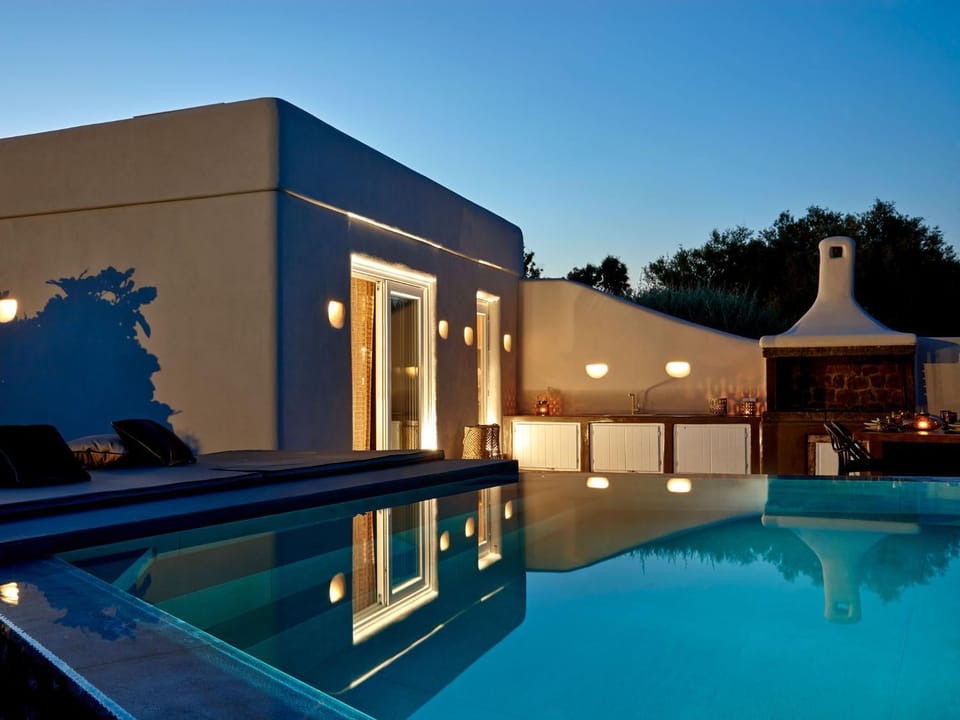 Patio, BBQ facilities, Balcony/Terrace, Swimming pool