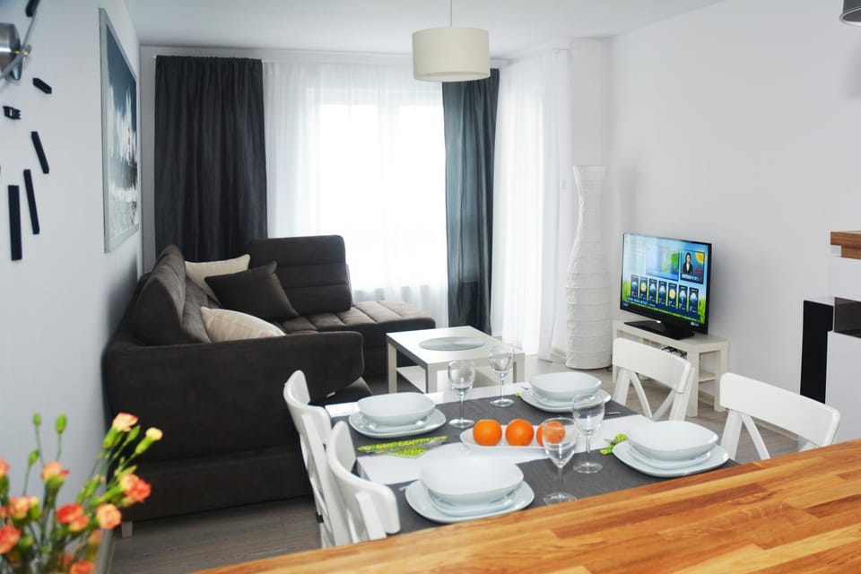Kitchen or kitchenette, Dining area, Bedroom
