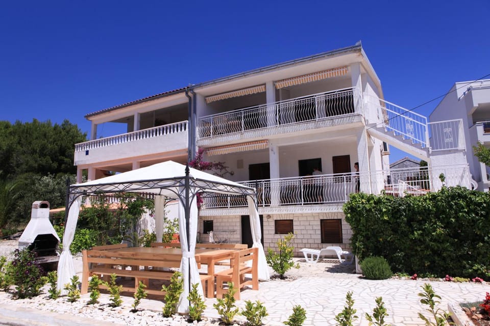 Property building, BBQ facilities