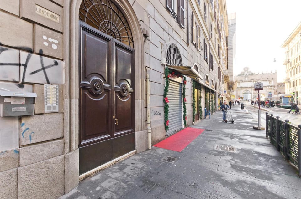 Facade/entrance