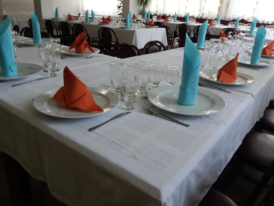 Banquet/Function facilities, Breakfast