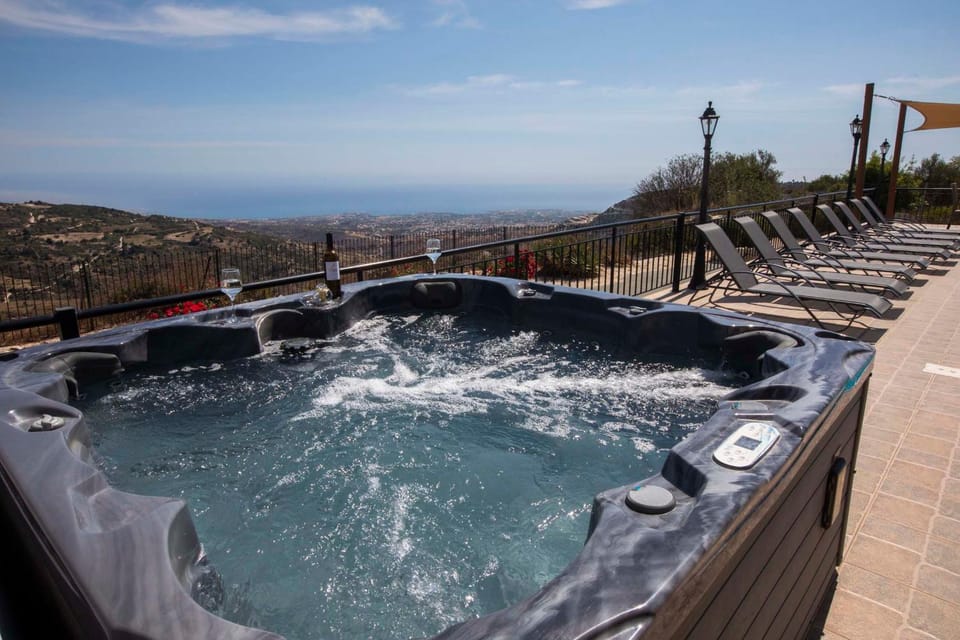 Hot Tub, Mountain view, Pool view