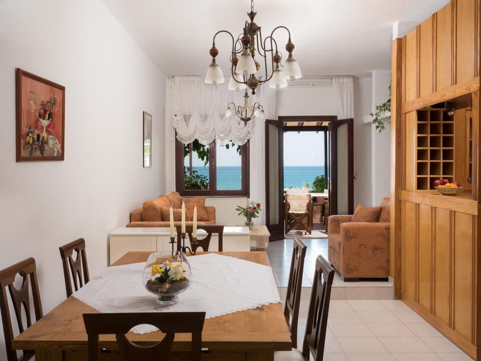 Dining area, Mountain view, Sea view
