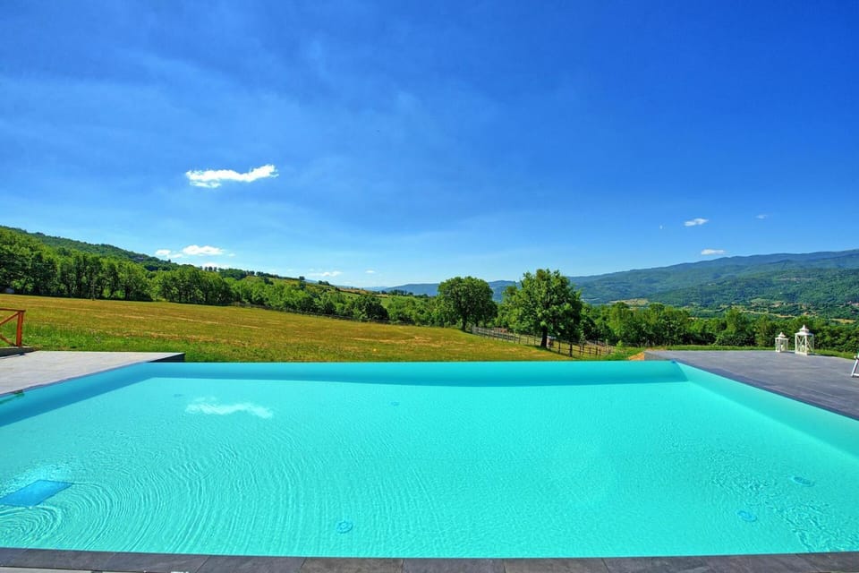 Mountain view, Pool view, Swimming pool
