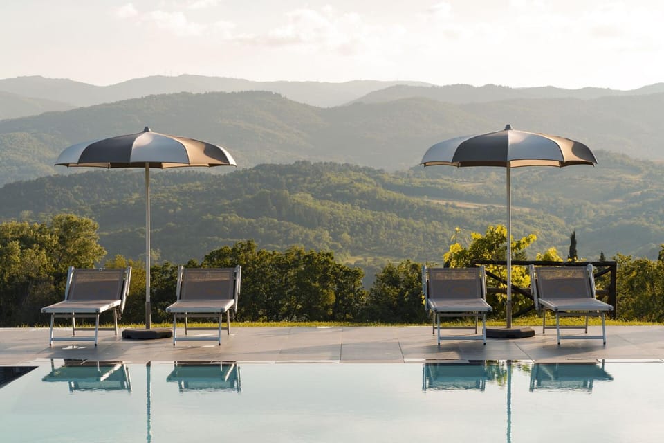 Mountain view, Pool view, Swimming pool, sunbed