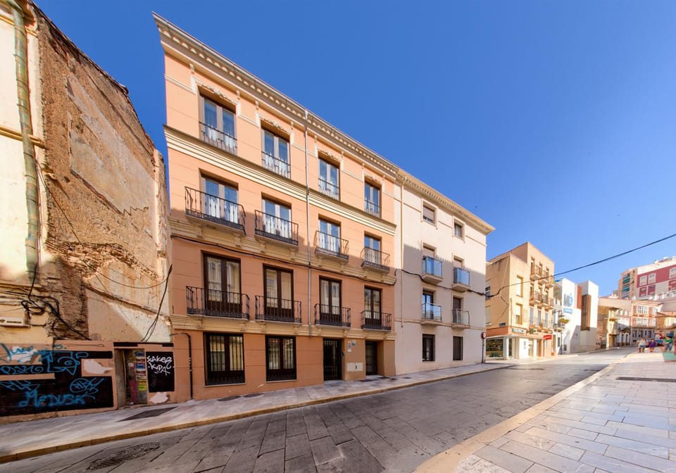 Property building, Neighbourhood