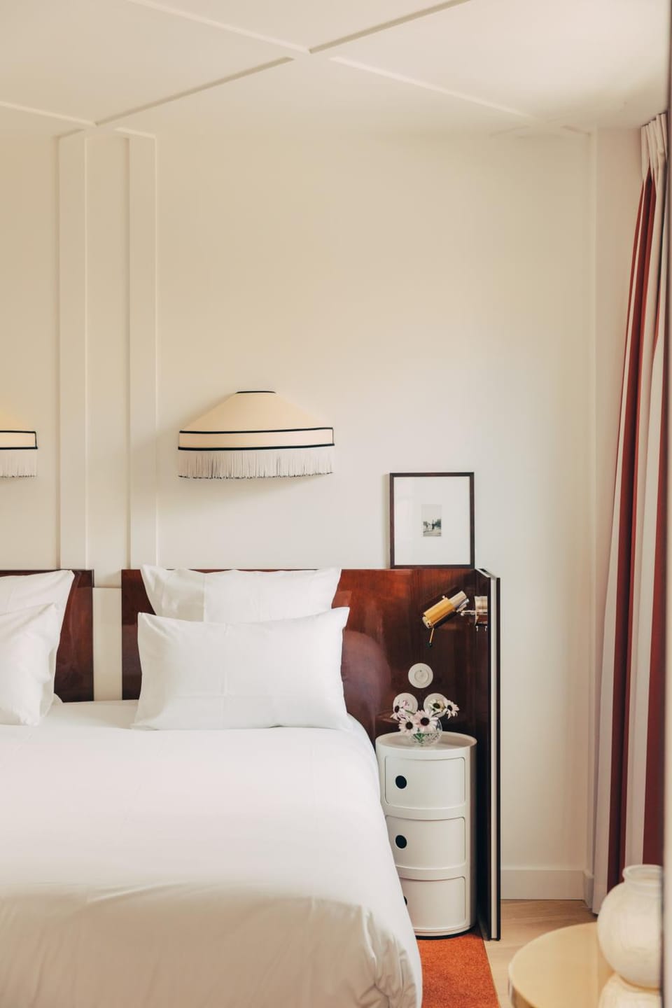 Bed, Photo of the whole room, Bedroom, Inner courtyard view, Bath