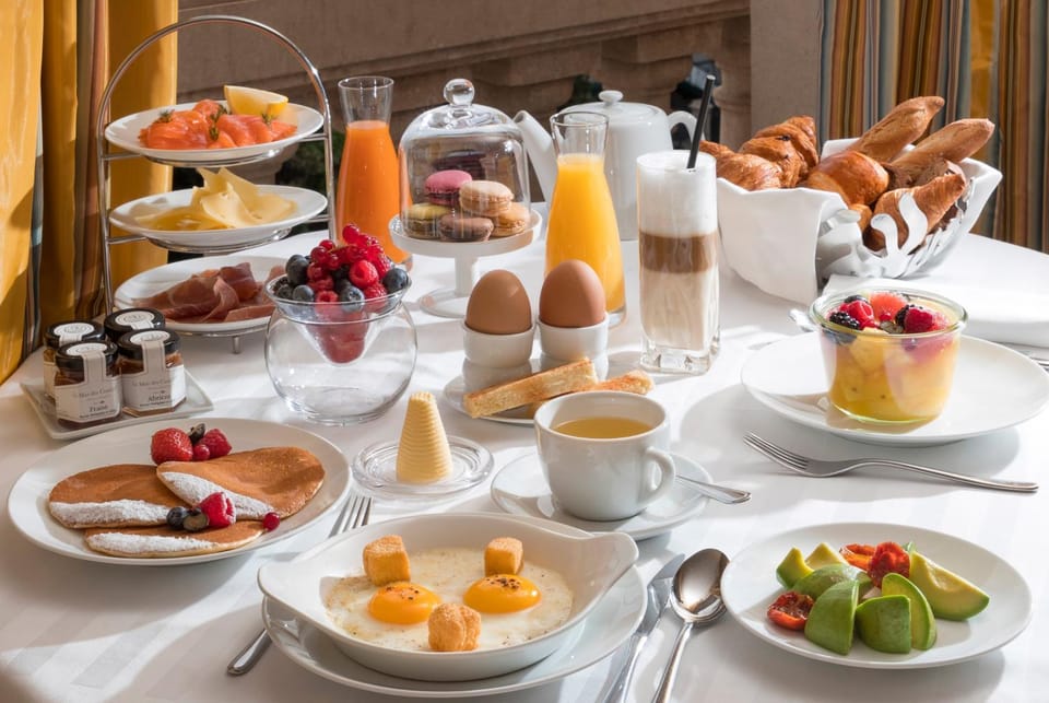 Breakfast, room service