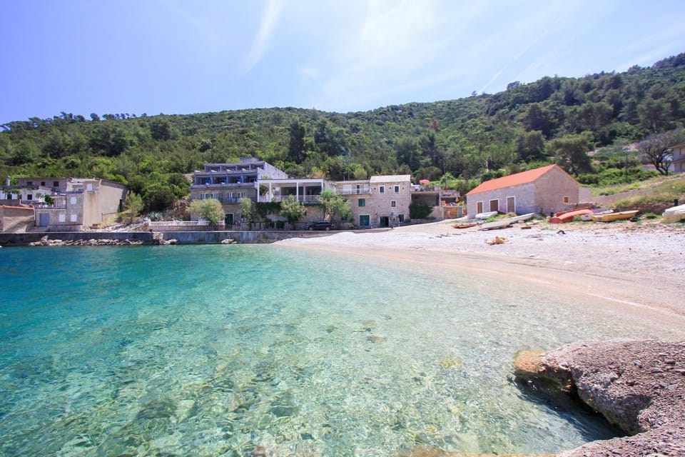 Neighbourhood, Natural landscape, Beach, Beach