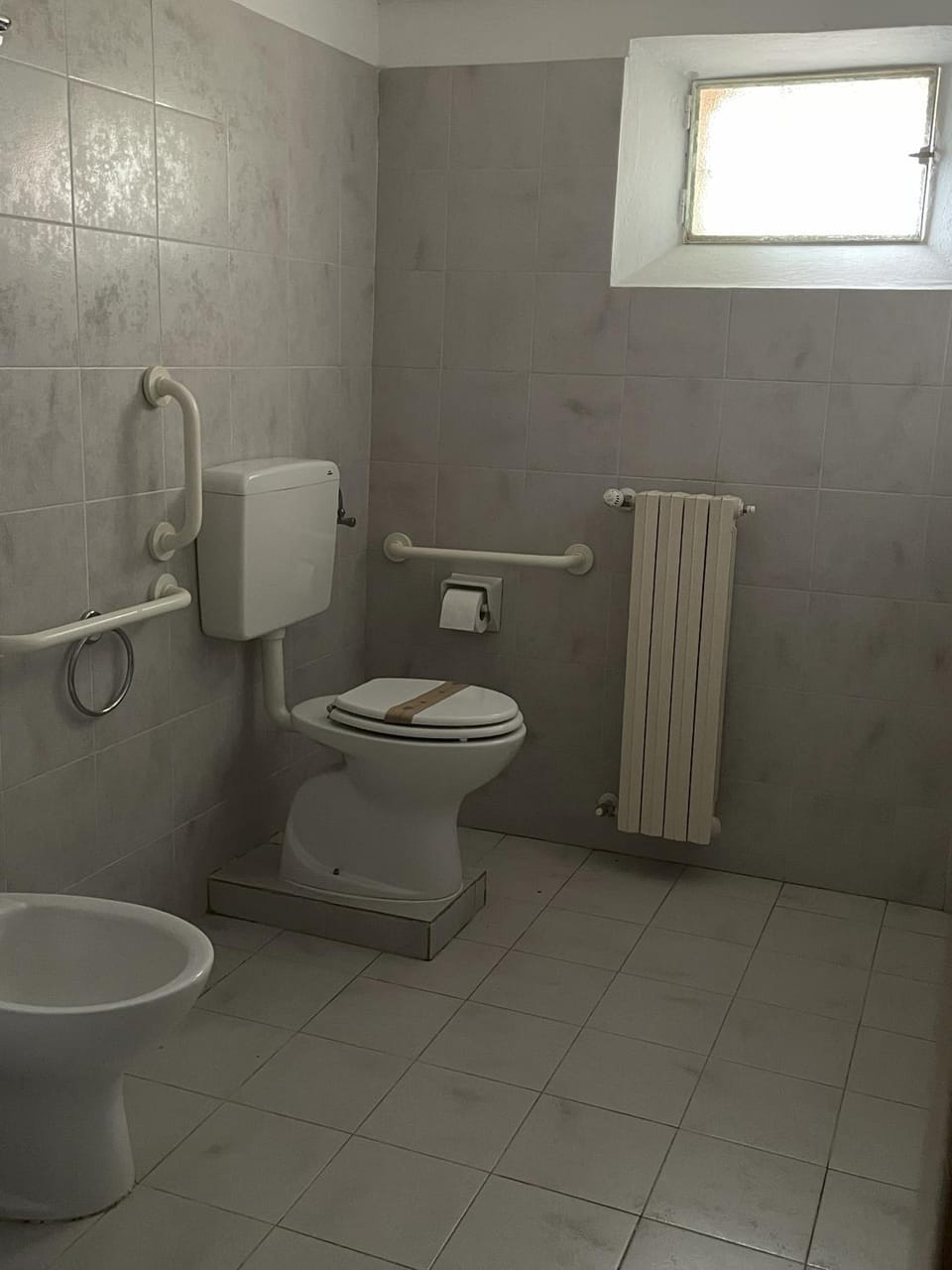 Bathroom, bidet